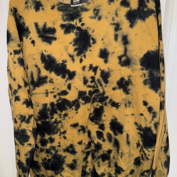Bold Black and Yellow Crewneck Sweater with Tie-Dye Design - Picture 4 of 11